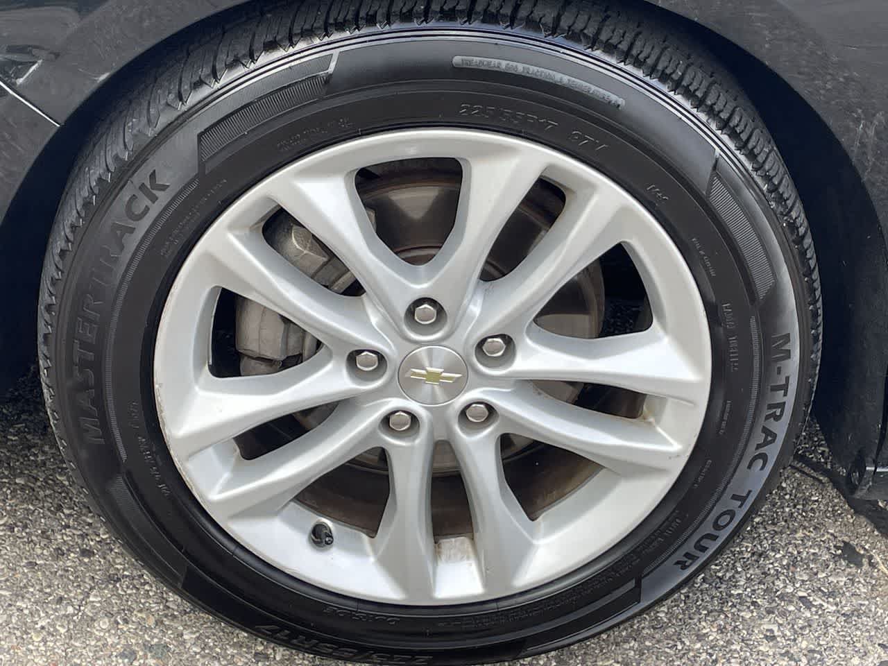 Used 2018 Chevrolet Malibu LT FWD image 32