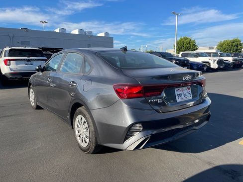 Used 2024 Kia Forte LX FWD image 4