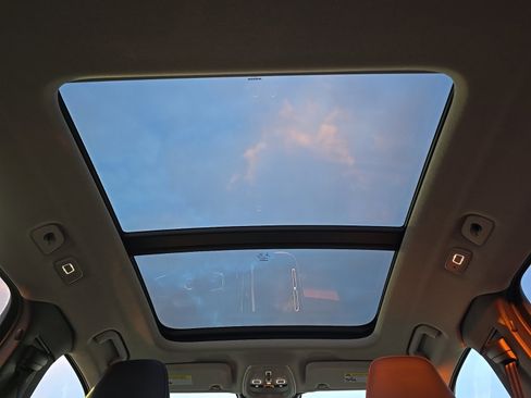 Certified 2025 Volvo XC40 B5 Plus image 22