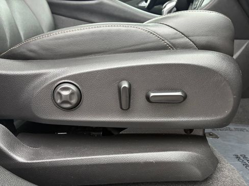 Used 2017 Buick Envision Essence image 38