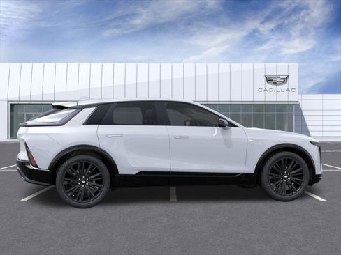 New 2026 Cadillac Lyriq Signature Sport w/ LPO, ONYX Package image 5