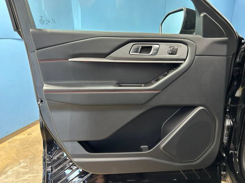 New 2026 Ford Explorer ST-Line w/ ST-Line Street Pack AWD/4WD image 33