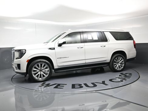 Used 2022 GMC Yukon XL Denali AWD/4WD image 6