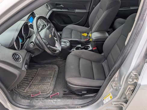 Used 2013 Chevrolet Cruze LT FWD image 2
