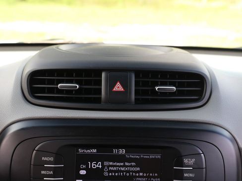 Used 2018 Kia Soul FWD image 32