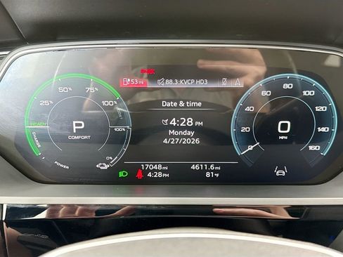 Certified 2023 Audi e-tron Prestige w/ Prestige Package AWD/4WD image 33