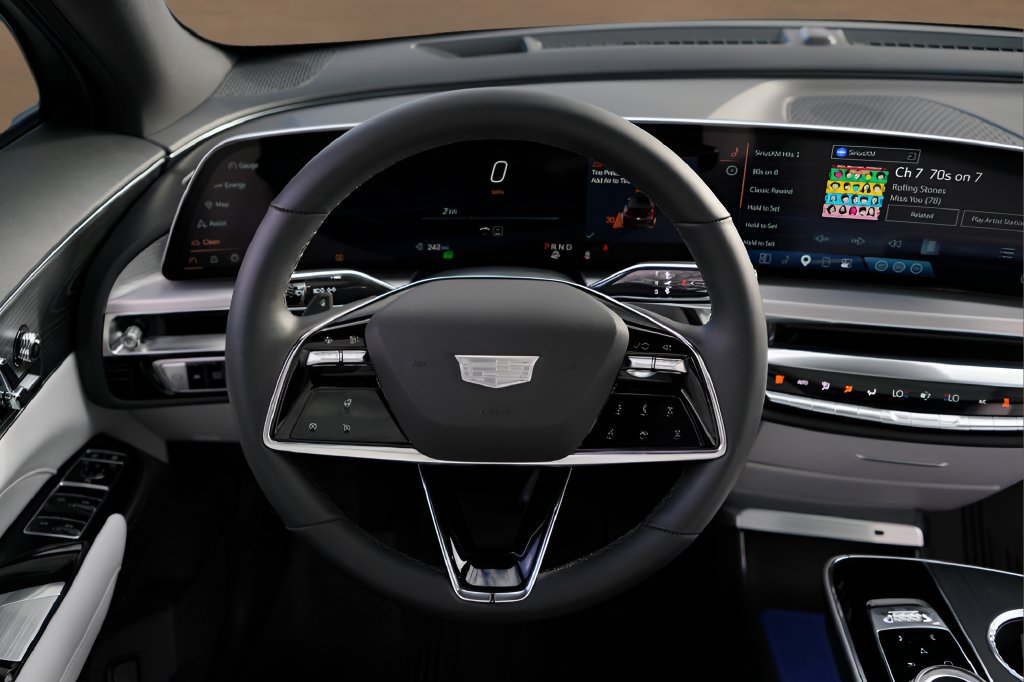 Certified 2025 Cadillac Lyriq Luxury w/ LPO, Floor Liner Package RWD image 28