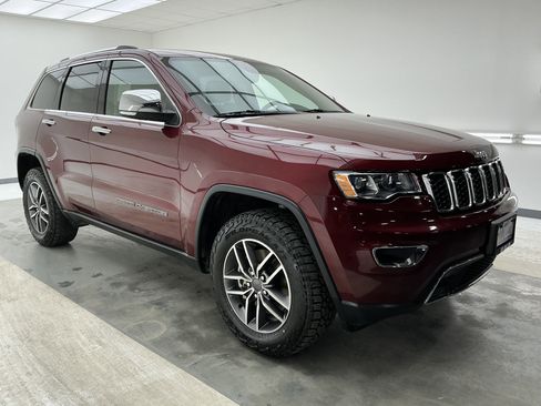 Used 2021 Jeep Grand Cherokee Limited w/ Trailer Tow Group IV image 3