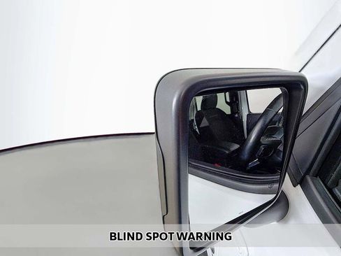 Used 2021 Jeep Wrangler Unlimited Sahara w/ Uconnect 4C Nav & Sound Group AWD/4WD image 4