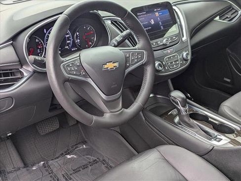 Used 2022 Chevrolet Malibu Premier image 9