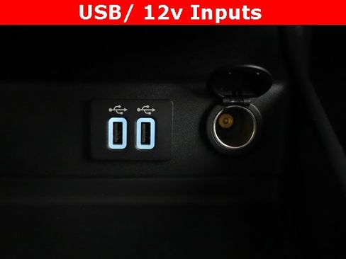 Used 2020 Ford Fusion SE image 25