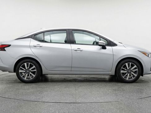 Used 2025 Nissan Versa SV FWD image 11