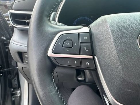 Certified 2025 Toyota Highlander Platinum AWD/4WD image 11