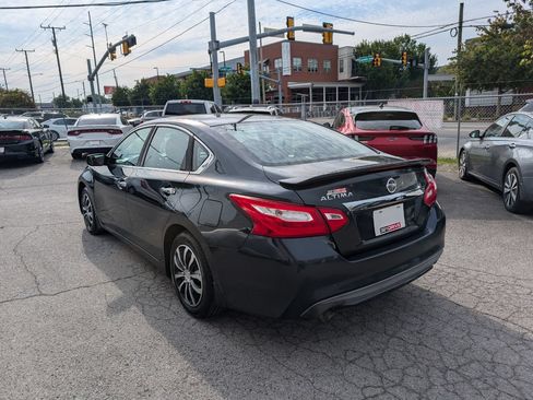 Used 2017 Nissan Altima 2.5 S w/ Power Driver Seat Package FWD image 8