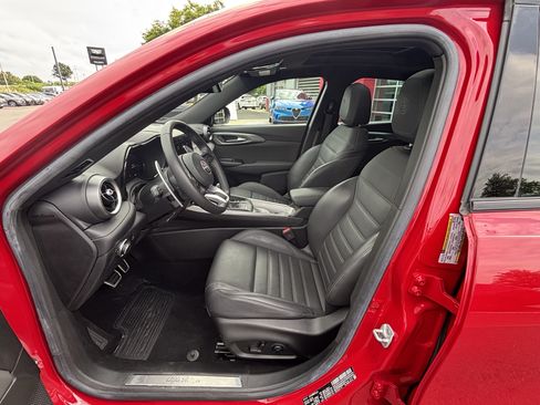 Used 2024 Alfa Romeo Tonale Ti w/ Premium Interior Package AWD/4WD image 25
