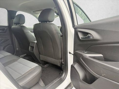 Used 2025 Chevrolet Trax LT FWD image 22