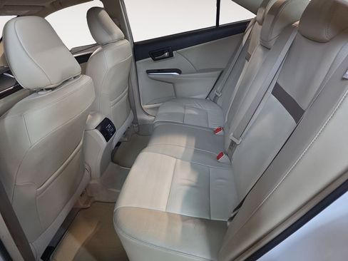 Used 2012 Toyota Camry SE image 5