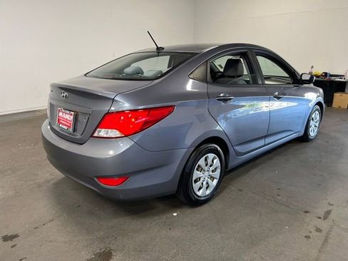 Used 2016 Hyundai Accent SE FWD image 3