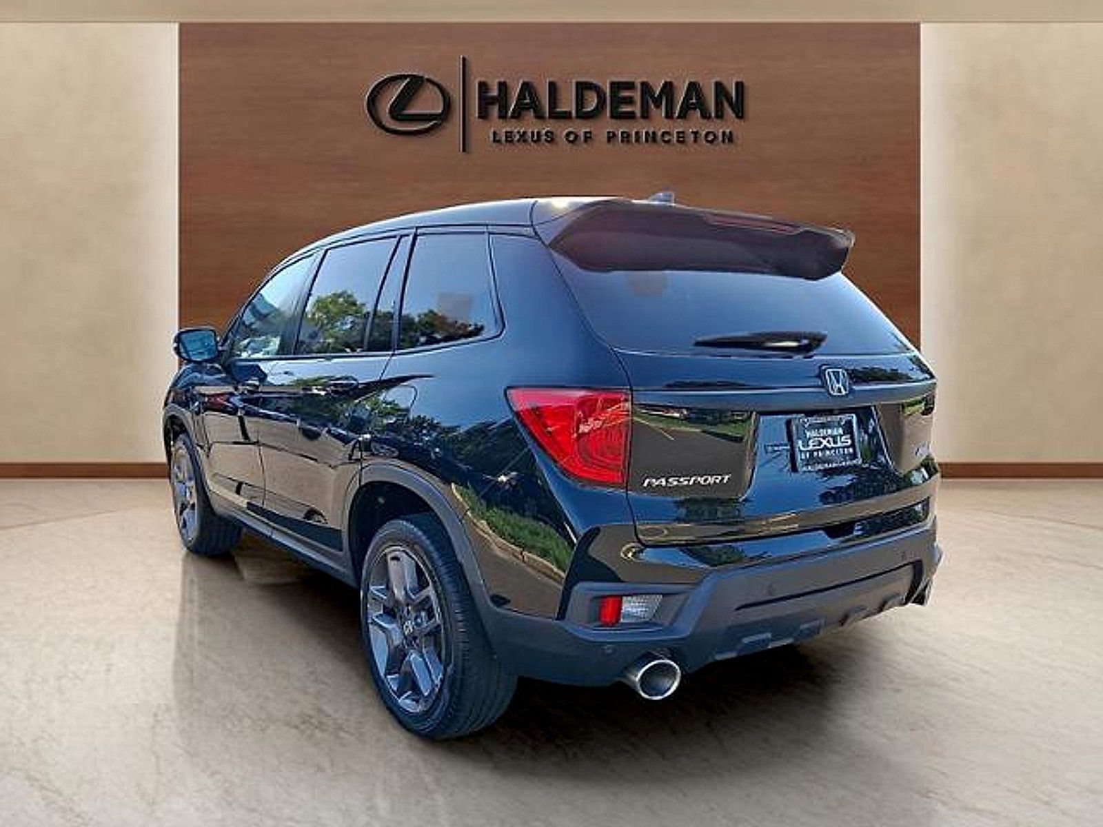 Used 2022 Honda Passport EX-L image 4