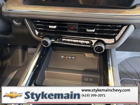 New 2026 Chevrolet Suburban High Country image 22