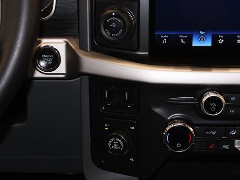 Certified 2021 Ford F150 XLT w/ Equipment Group 302A High image 27