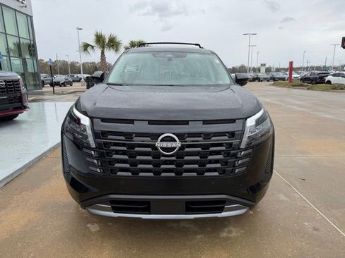 New 2026 Nissan Pathfinder SL image 9