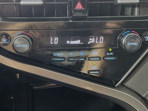 Used 2022 Toyota Camry LE FWD image 25