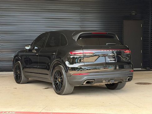 Certified 2023 Porsche Cayenne AWD/4WD image 3