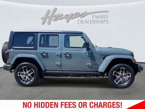 Used 2024 Jeep Wrangler Unlimited w/ Convenience Group AWD/4WD image 2