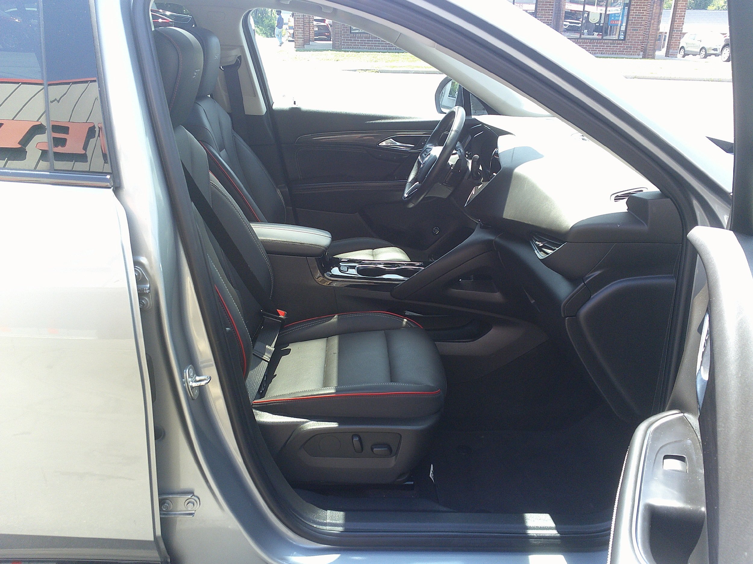 Used 2023 Buick Envision Essence w/ Sport Touring Package AWD/4WD image 29