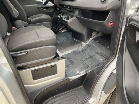 Used 2024 Mercedes-Benz Sprinter 2500 image 44