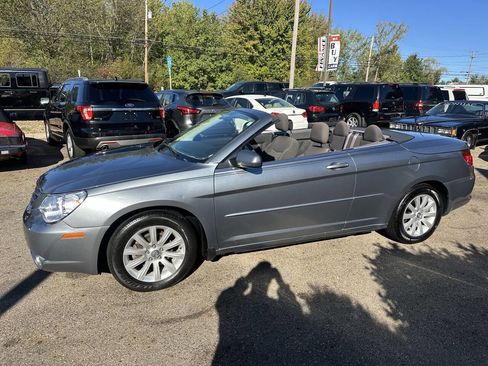 Used 2010 Chrysler Sebring Touring image 3