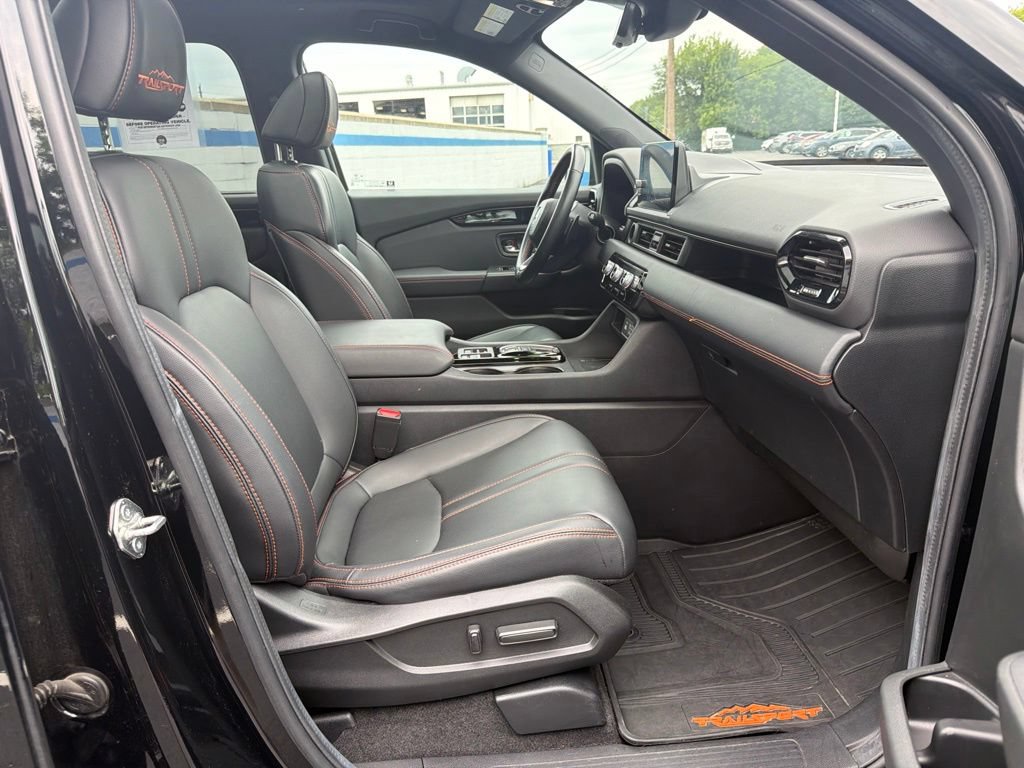 Certified 2025 Honda Pilot TrailSport image 26