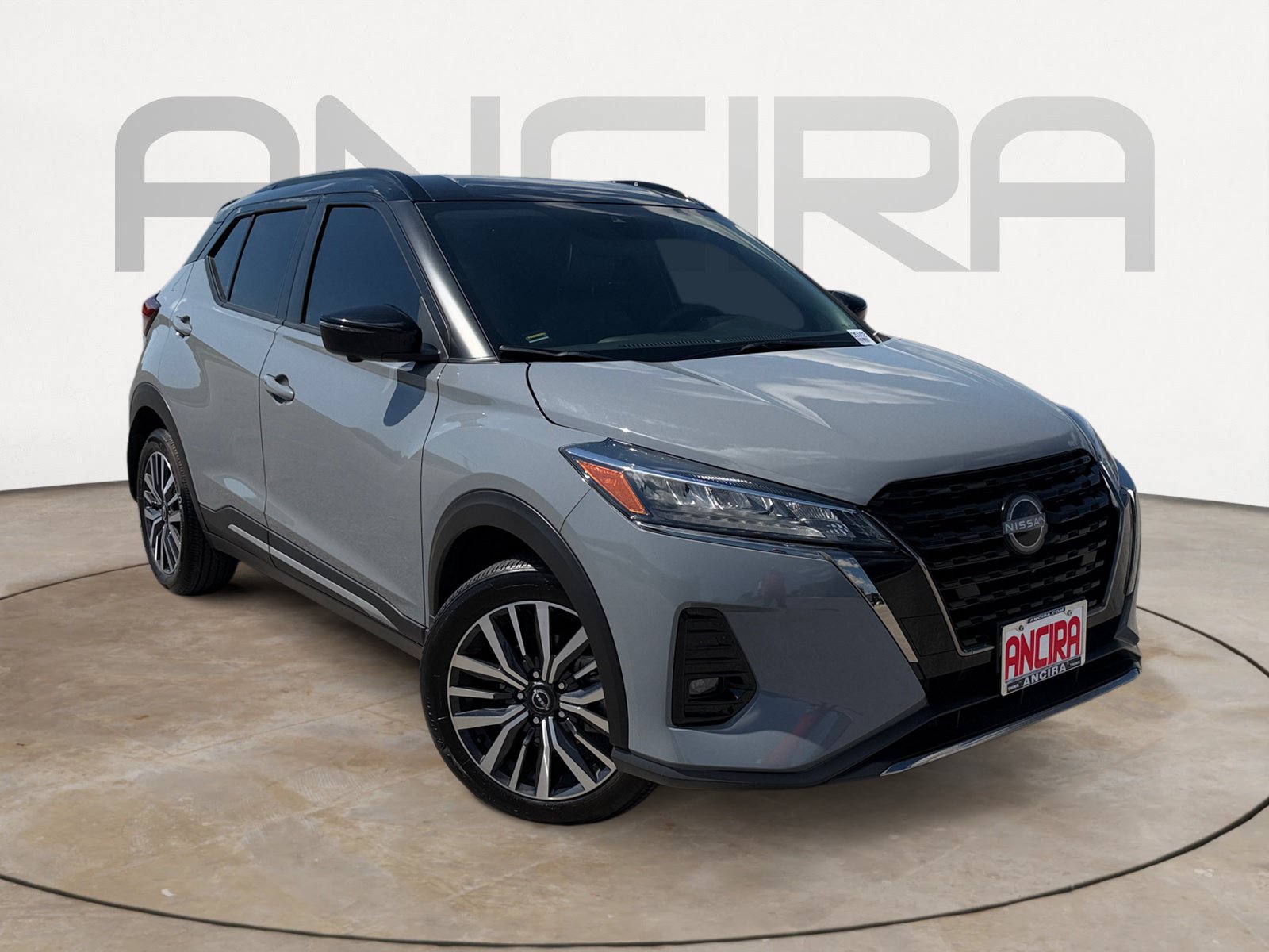 Used 2023 Nissan Kicks SR w/ SR Premium Package FWD image 4