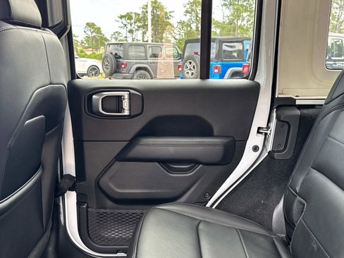 Certified 2021 Jeep Wrangler Unlimited Sahara AWD/4WD image 14