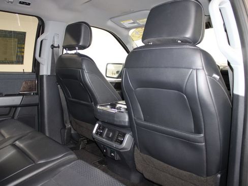 Used 2022 Ford F150 Lariat w/ FX4 Off-Road Package AWD/4WD image 32