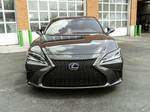 Used 2022 Lexus ES 300h F Sport w/ Accessory Package 2 FWD image 34