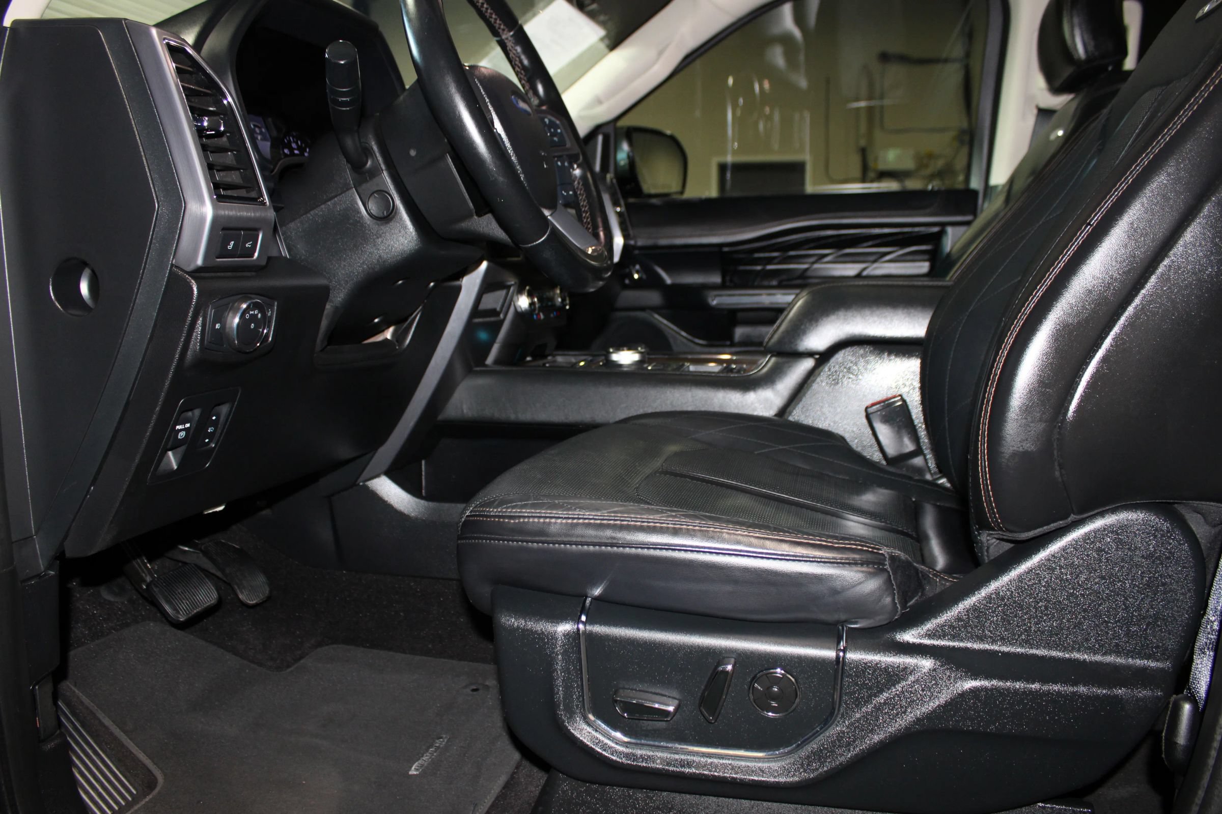 Used 2020 Ford Expedition Platinum RWD image 28