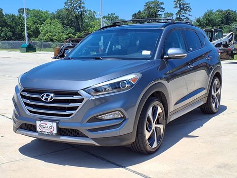 Used 2018 Hyundai Tucson Value w/ Cargo Package FWD image 3