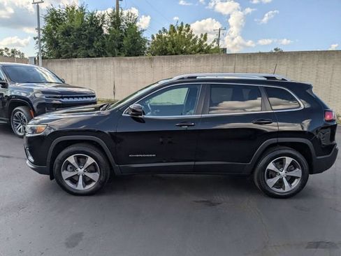 Used 2020 Jeep Cherokee Limited AWD/4WD image 3