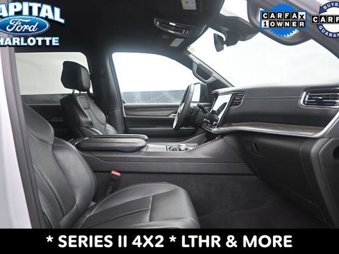 Used 2024 Jeep Wagoneer Series II w/ Flexible Seating Group RWD image 13