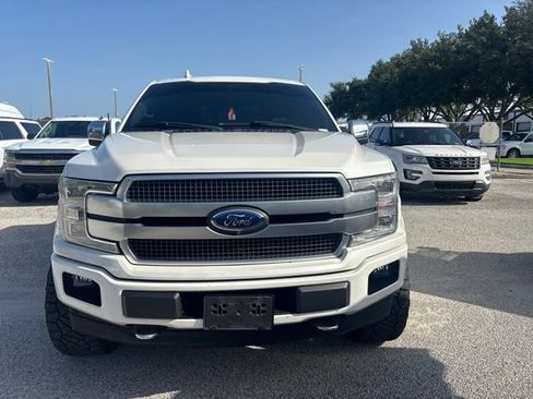 Used 2019 Ford F150 Platinum w/ Equipment Group 701A Luxury AWD/4WD image 2