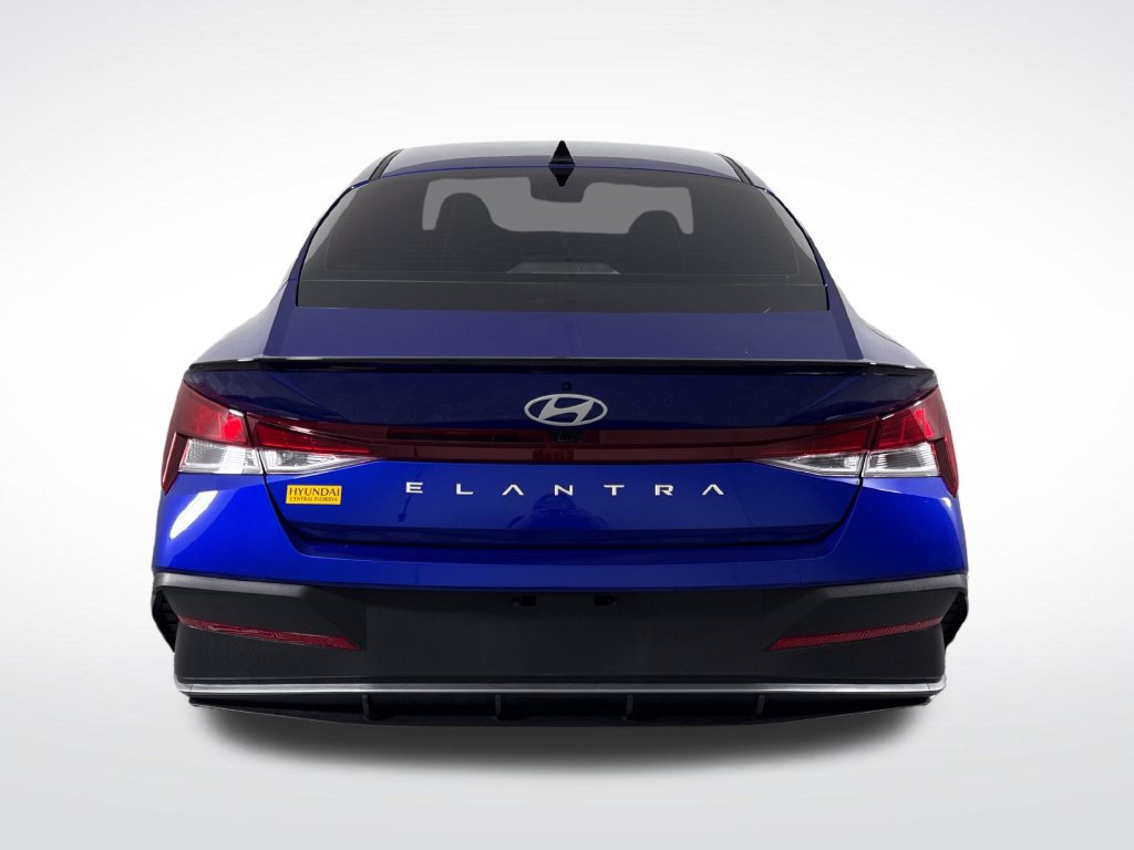 Used 2025 Hyundai Elantra Sport FWD image 5