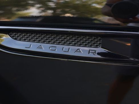 Used 2019 Jaguar F-PACE S AWD/4WD image 40