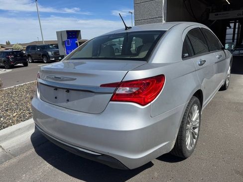 Used 2012 Chrysler 200 Limited image 4