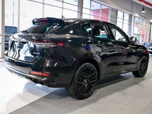 Used 2022 Maserati Levante Modena image 6