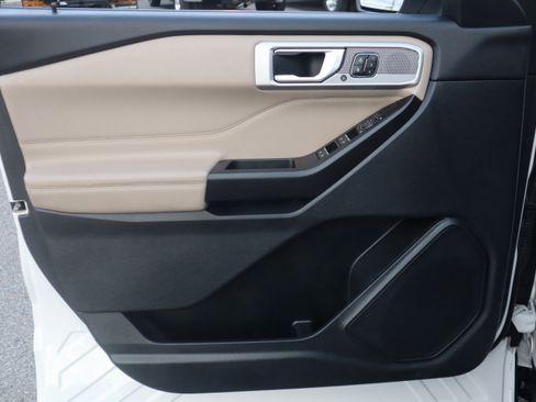 Used 2020 Ford Explorer Limited w/ Class III Trailer Tow Package image 29