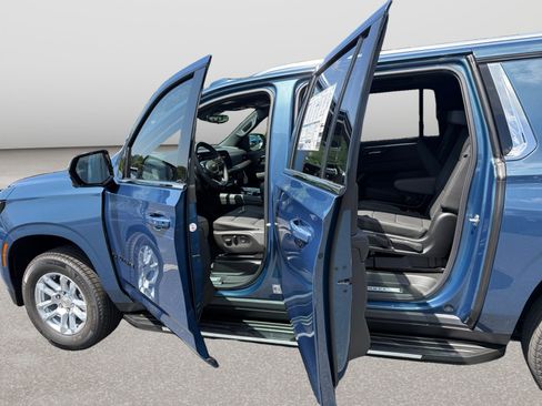 New 2026 Chevrolet Suburban LT w/ Advanced Technology Package RWD image 11