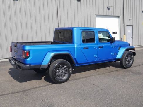 New 2025 Jeep Gladiator Sport image 8