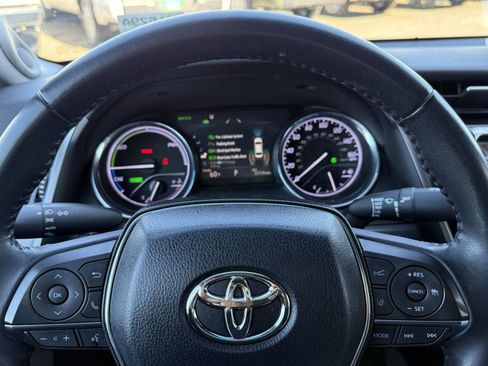 Used 2018 Toyota Camry XLE w/ Audio Package image 17